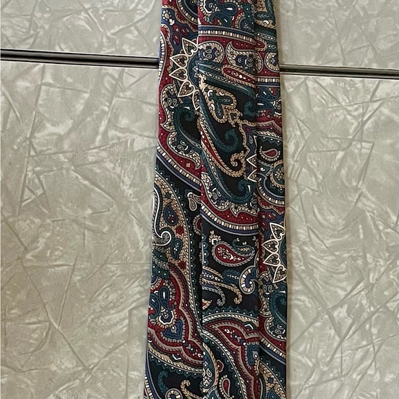 Andre Valentino men’s tie - Picture 2 of 4